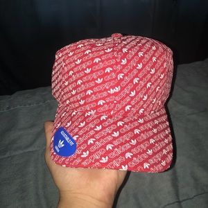 BNWT Red / White Adidas All Over Print Stapback